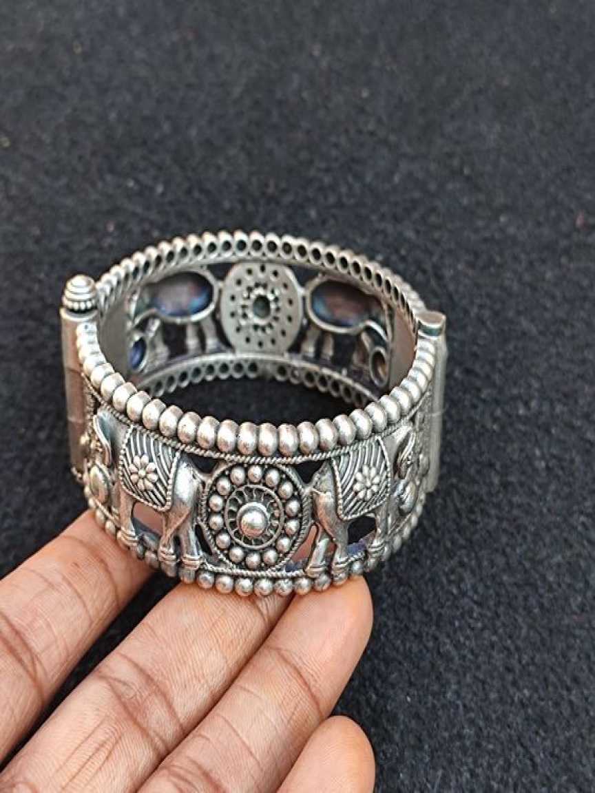 brass-gold_bangles-bangles-